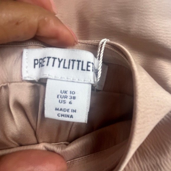 NWT PrettyLittleThing Champagne Satin Twist Plunge Halter neck Maxi Dress US 6 - Picture 6 of 9